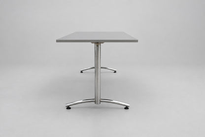 EFG Avec konferencebord 180x75 cm med grå laminatplade og kromstel – set fra siden