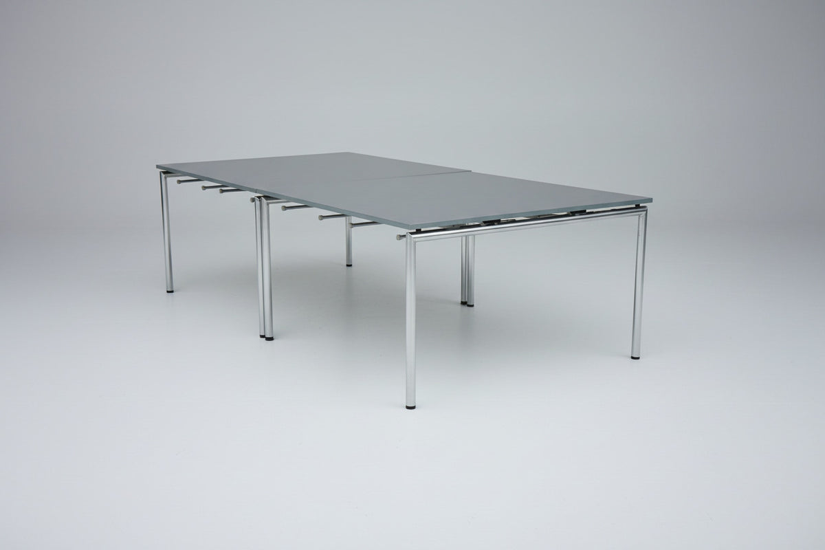 Sammensatte Four Design klapborde 125x125 cm i grå laminat til kantine og mødelokale