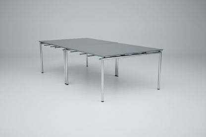 Sammensatte Four Design klapborde 125x125 cm i grå laminat til kantine og mødelokale