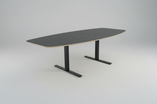 Fumac mødebord 240x120 cm sort linoleum tøndeformet med krydsfiner kant set forfra