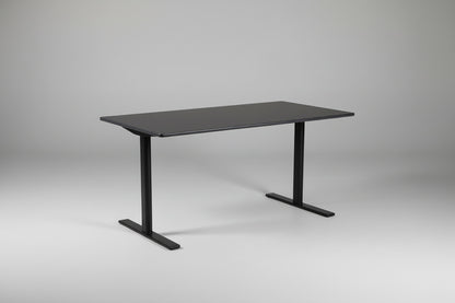 GUBI hæve-sænkebord 160×80 cm i sort linoleum med LINAK stel set forfra