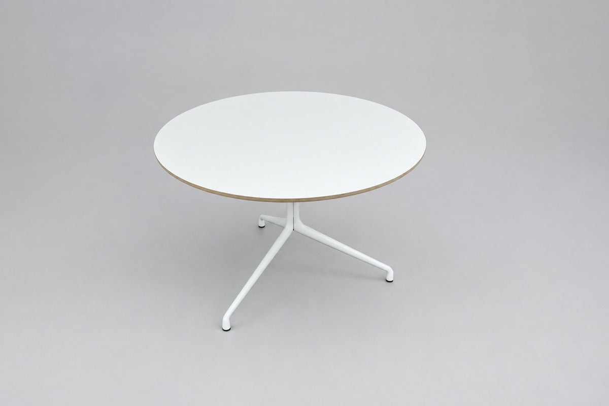 HAY About A Table AAT20 rundt mødebord og spisebord Ø110 cm i hvid – set ovenfra