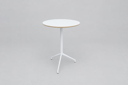 HAY About A Table højbord og barbord Ø80 cm i hvid laminat – set ovenfra