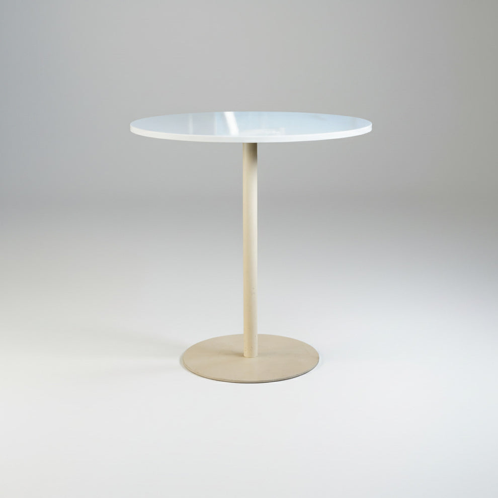 HAY Pyro kaffebord Ø50 | Elegant loungebord i hvid og beige – Kontorgaarden