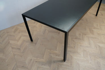 HAY T12 sort spise- og mødebord 200x90 cm – skrå vinkel