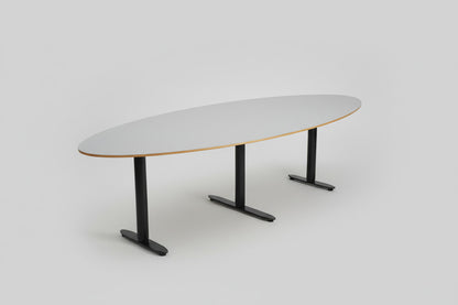 Holmris B8 hæve-sænkebord i grå linoleum – stort konferencebord med sort stel 400x119 cm