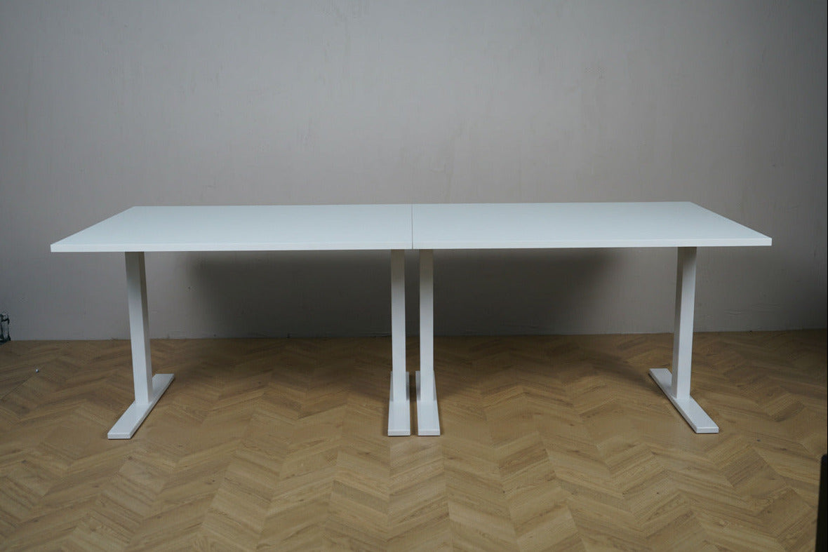 Holmris B8 mødebord 160x100 cm i hvid med hvidt stel set forfra