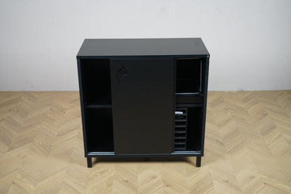 Holmris kontorskab reol med begge skydedøre åbne – sort, 80x40x82 cm