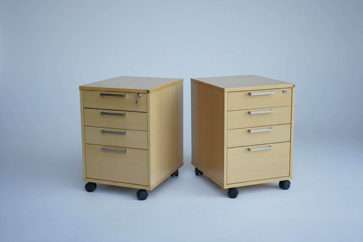 Holmris skuffekassette sort 55x40x50 cm – set fra skrå vinkel med lås og pennebakke