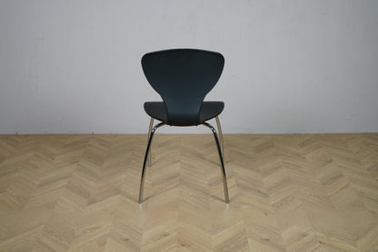 IlpoSpa IKS sort stabelbar stol set bagfra med krom stel