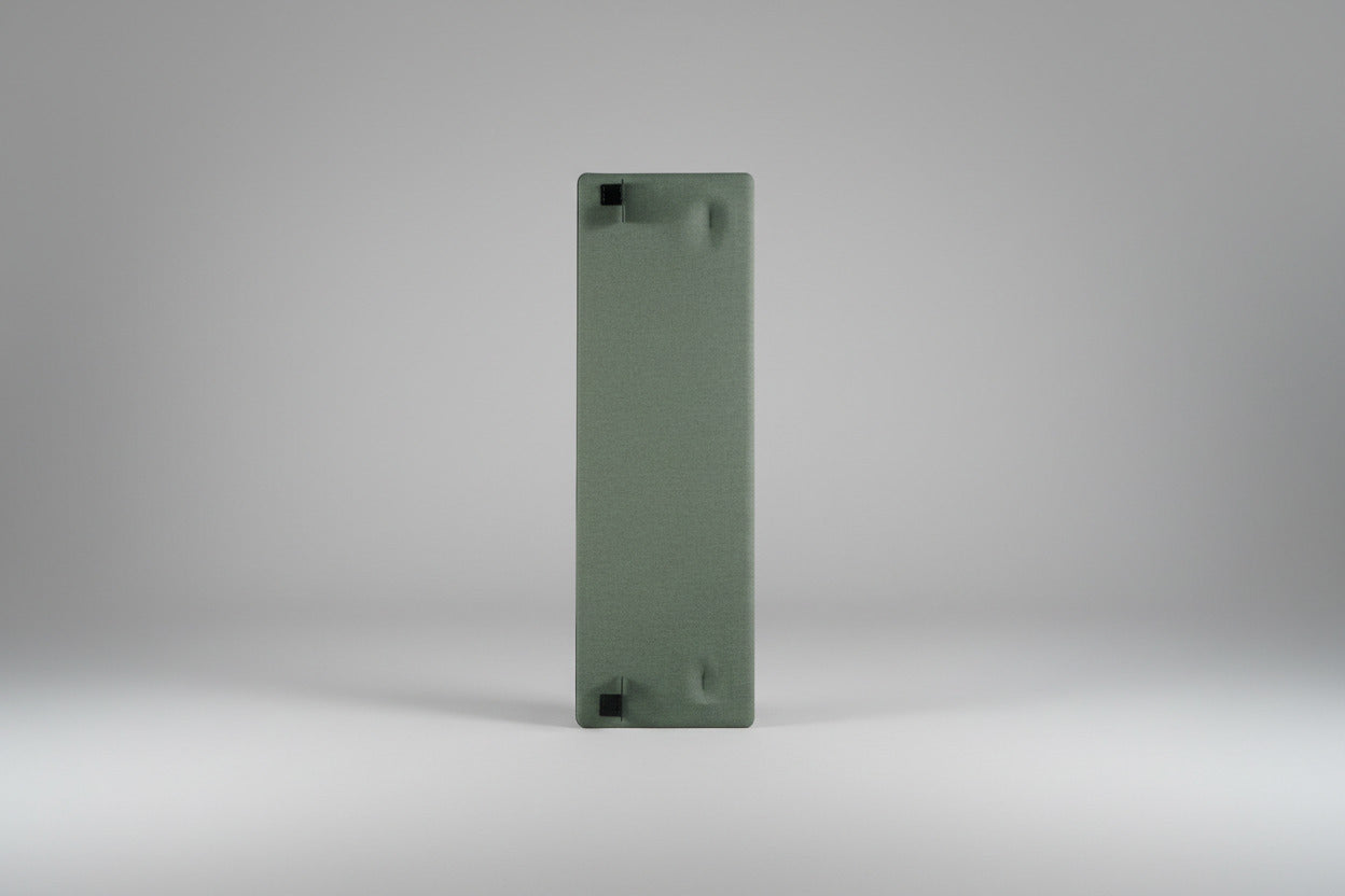 Kinnarps bordskærm til skrivebord 200x65 cm i kaki/grøn set forfra