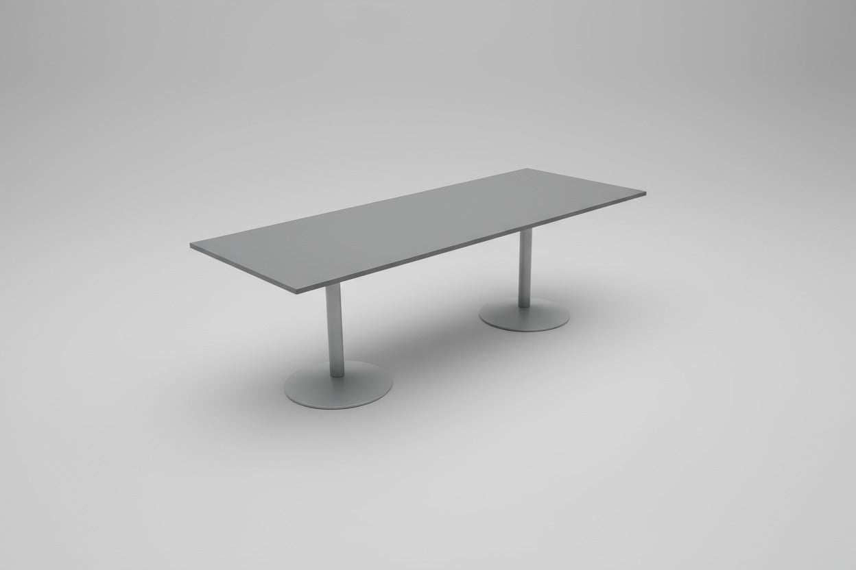 Kinnarps mødebord i grå farve set fra skrå vinkel – elegant konferencebord