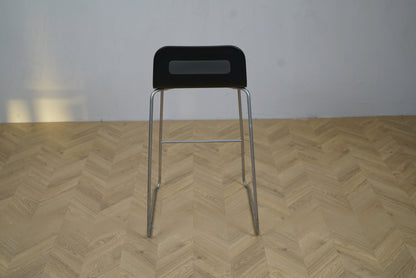 Lapalma barstol sort 75 cm med krom stel set bagfra – moderne barstol i tidløst design