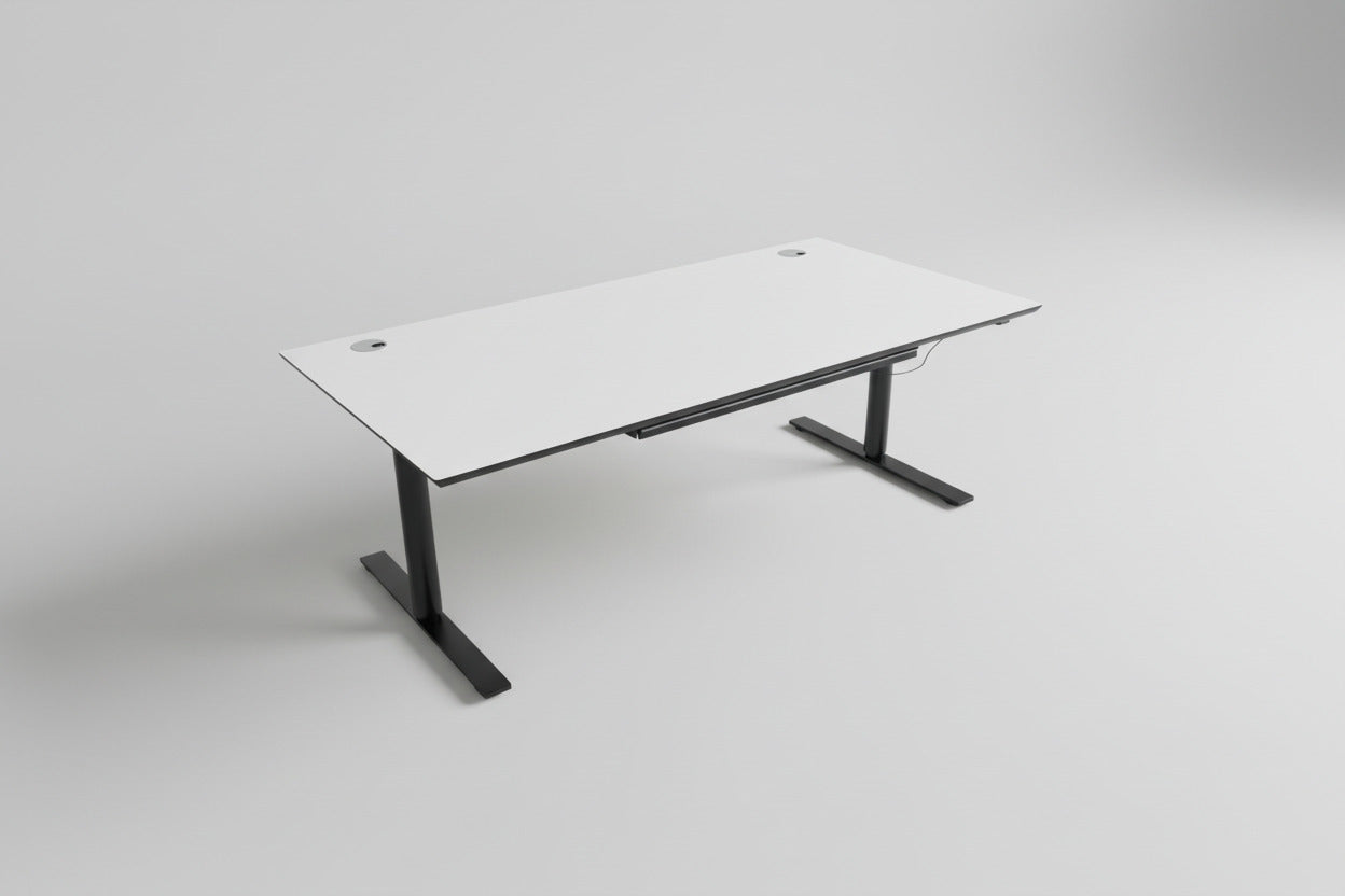 LINAK hæve-sænkebord 180x90 cm i hvid laminat med sort kant, sort stel og skuffe set skråt