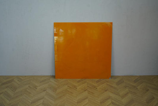 Lintex Chat Board glastavle 100x100 cm i orange set bagfra – robust ophængsløsning og holdbar konstruktion