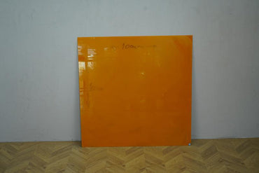 Lintex Chat Board magnetisk glastavle 100x100 cm i orange set forfra – moderne whiteboard til mødelokale