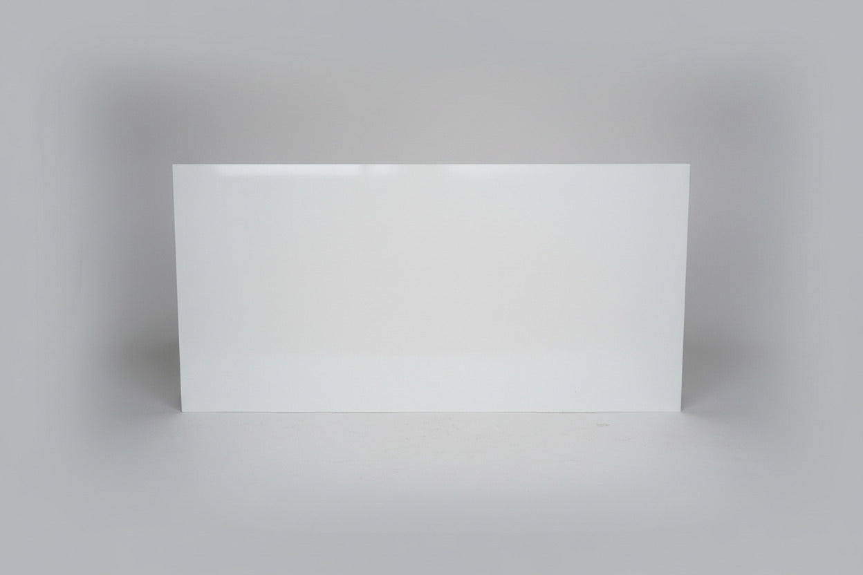 Lintex hvidt magnetisk whiteboard med beslag set forfra