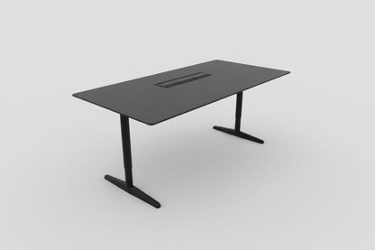 Montana sort mødebord 180x90 cm set fra skrå vinkel med kabelgennemføring.