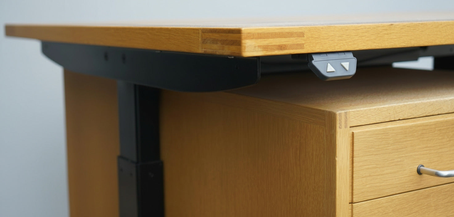 Detaljebillede af overflade og materialevalg på Munch M40 Hæve-sænkebord i bøg – håndværk og finish i høj kvalitet