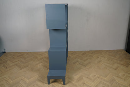 Muuto Stacked Storage System bogreol – slank profil set fra siden