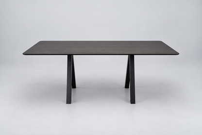 Norr11 spisebord og mødebord 200x95 i mørkt egetræ – front