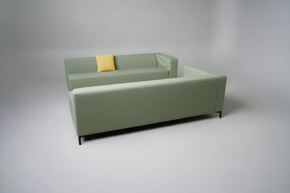 Sæt med 2 grønne Offecct sofaer med moderne design – frontvisning