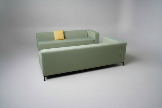 Sæt med 2 grønne Offecct sofaer med moderne design – frontvisning