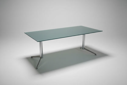 Paustian Spinal hæve-sænkebord i grøn linoleum 180x90 cm med stel i rustfrit stål – frontvisning