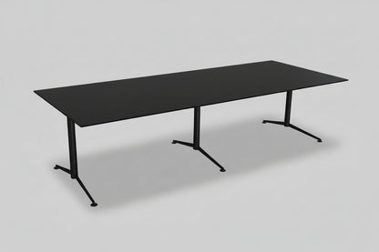 Paustian Spinal konferencebord 310x110 cm set lige forfra – moderne hvidt mødebord med krom stel