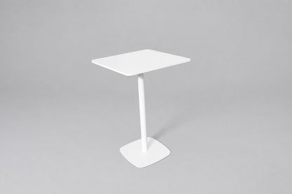 Pedrali Stylus højbord og barbord 70x70 cm med hvid bordplade – skrå vinkel