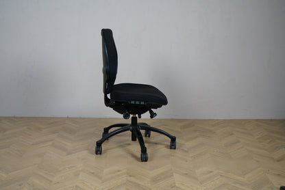 RH Extend sort kontorstol set fra siden