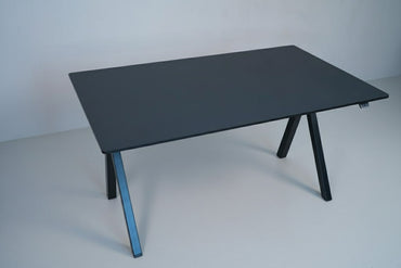Arnehus Hæve-sænkebord 140x80 - Sort lineoleum