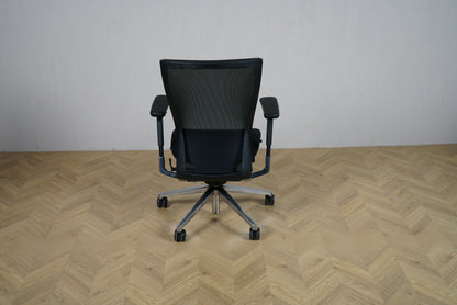 Sidiz Techo T50 kontorstol set bagfra med åndbar mesh-ryg