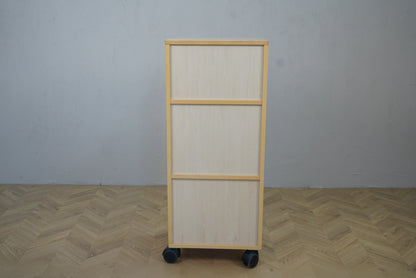 Opbevaringsskab på hjul – set bagfra med lys træfinish, 46x38x111 cm