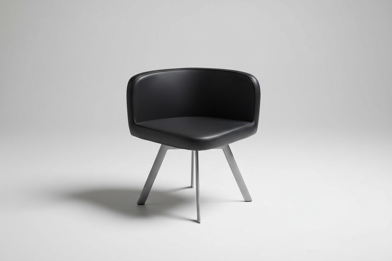 Sort spisebordsstol med 44 cm siddehøjde set forfra