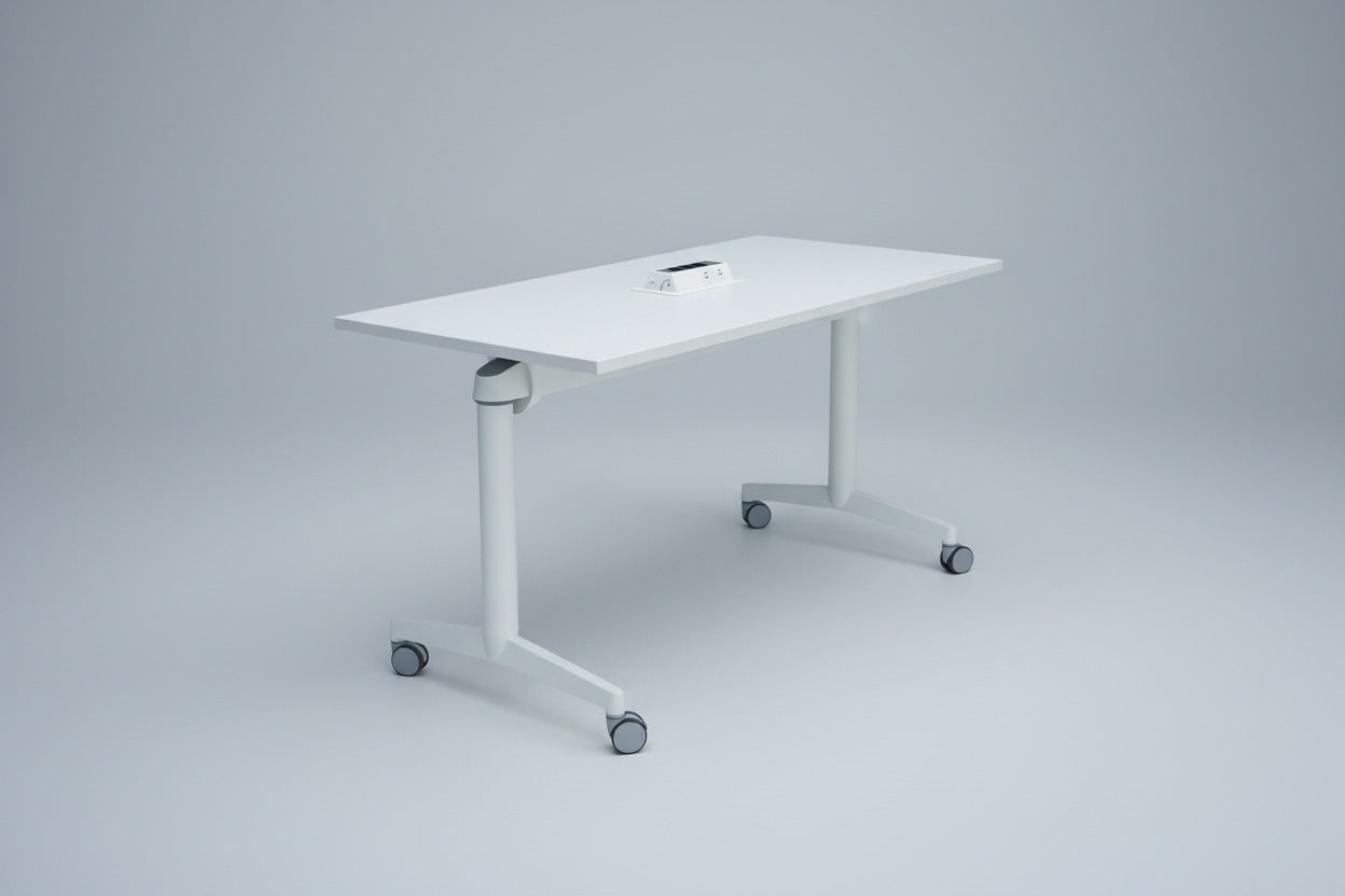 Steelcase klapbord på hjul i hvid laminat set fra skrå vinkel