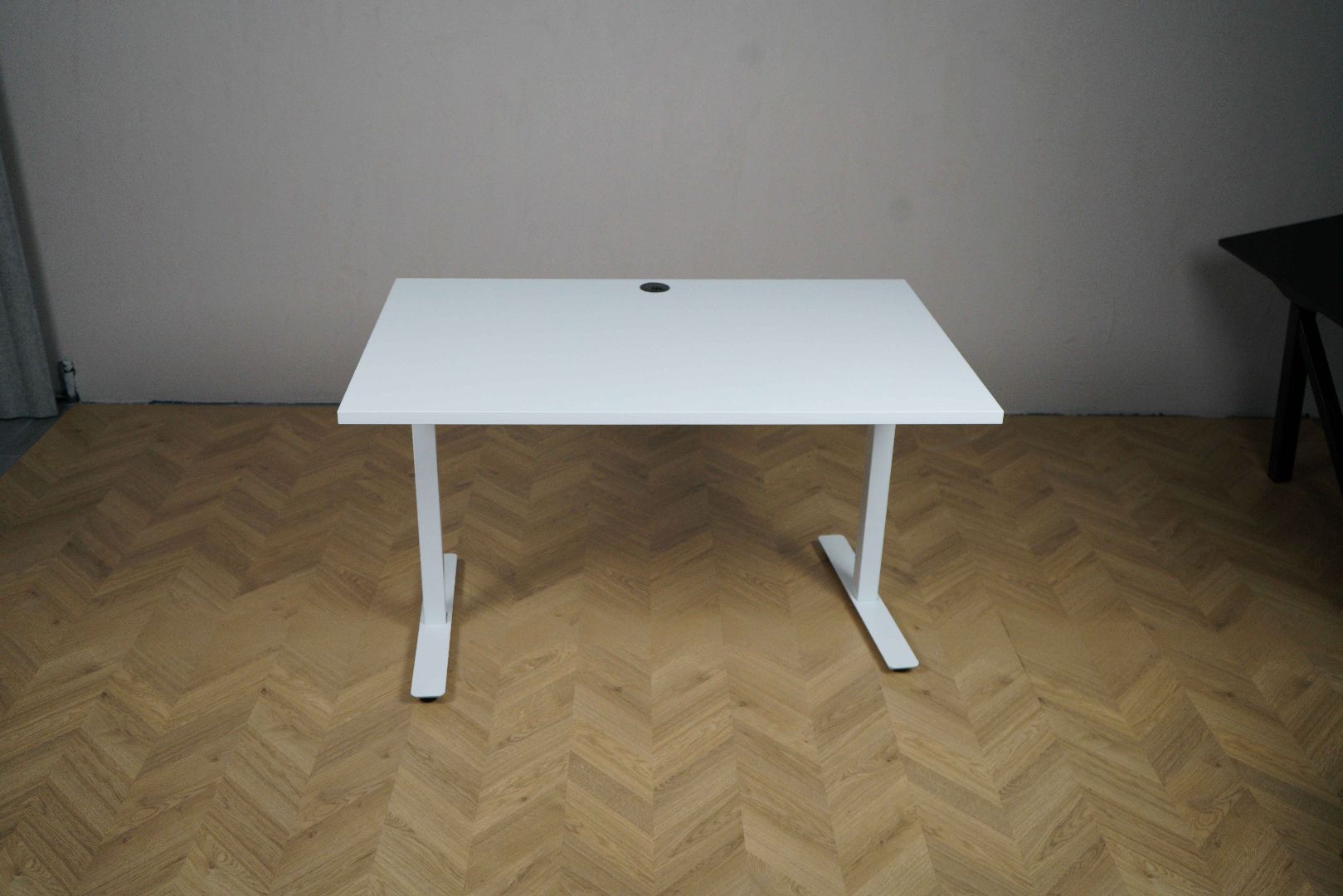 Sweds hæve-sænkebord 120x80 cm med hvid laminat bordplade og hvidt stel