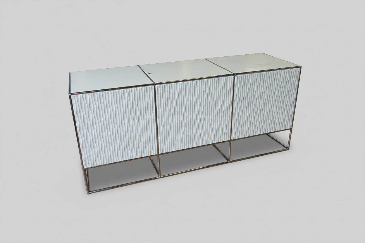 USM Haller opbevaringsmøbel bagfra med kabeludtag