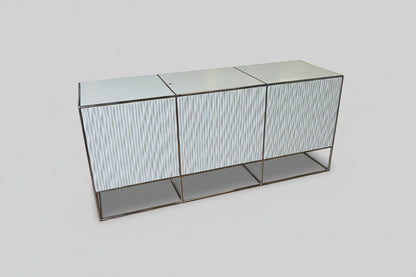 USM Haller opbevaringsmøbel bagfra med kabeludtag