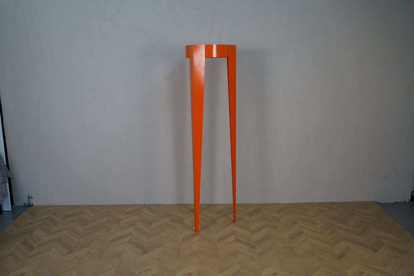 Detalje af Van Esch Chase G med indvendige tøjkroge og stål konstruktion
