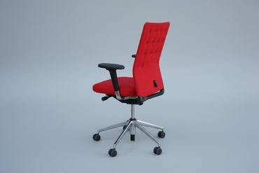 Vitra ID Trim kontorstol med rød polstret ryg designet af Antonio Citterio set bagfra